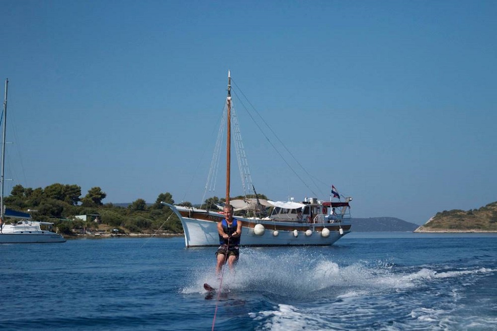 Gulet Dolin for charter in Croatia